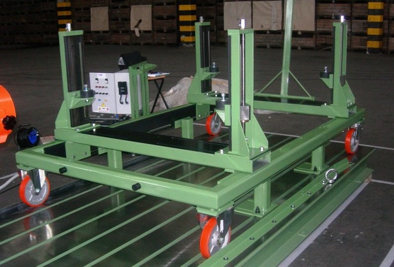 ENGINE CARRIER CART model CUBA